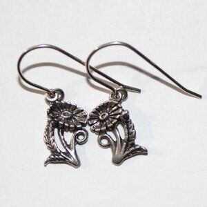Sterling Silver Small Daisy Earrings
